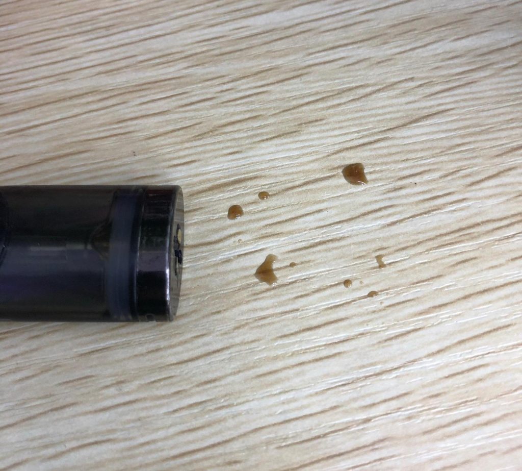 vape leaking oil