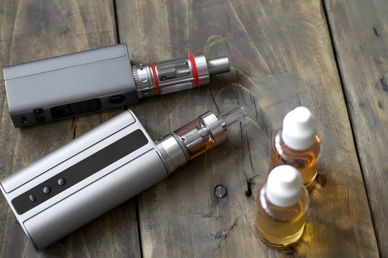 E-cigarette devices and e-liquids